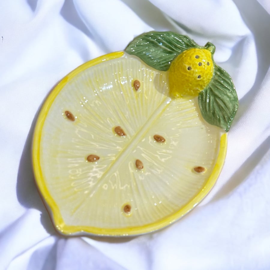 Serving plate - with lemon figurine