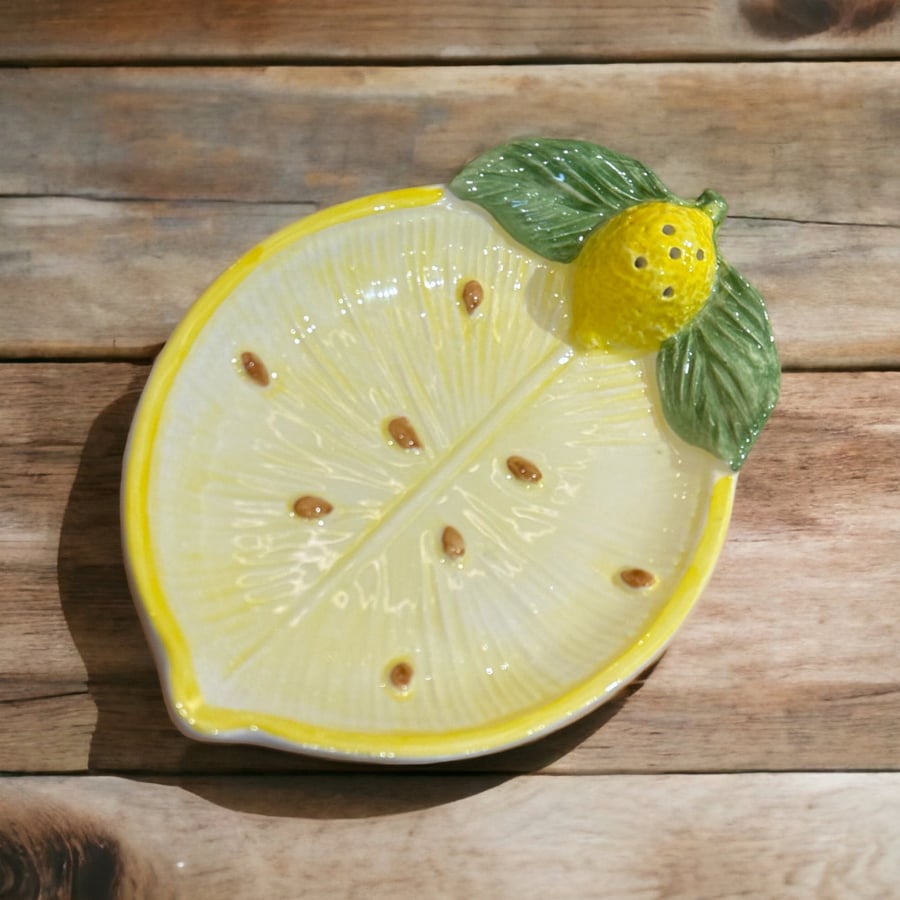 Serving plate - with lemon figurine