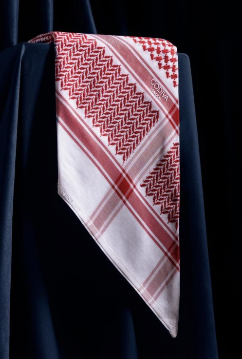 شماغ جوديفيا 2026 احمر كلاسك ياقوت فاتح GODIVA انجليزي