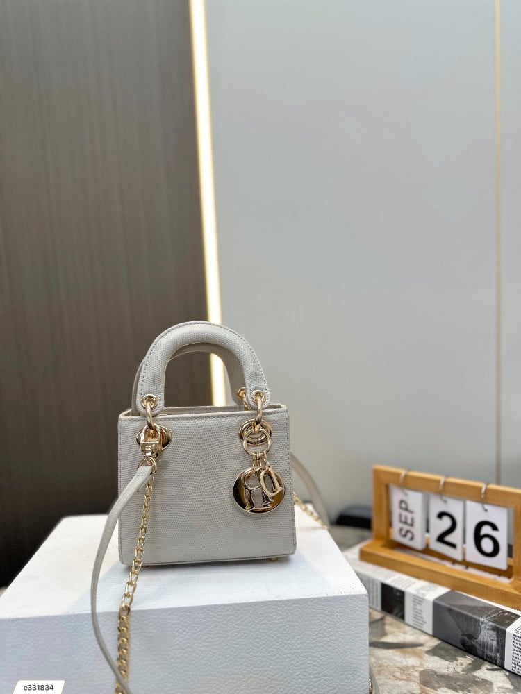 Dior8