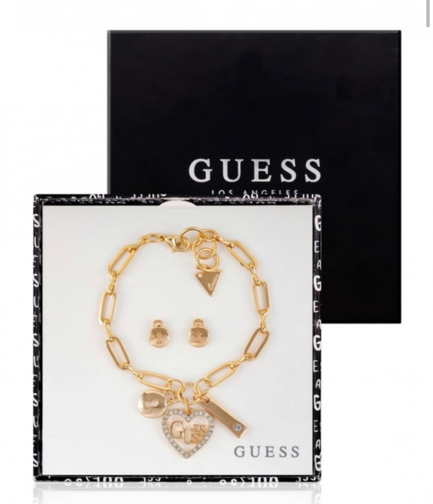 طقم اكسسوارات من Guess