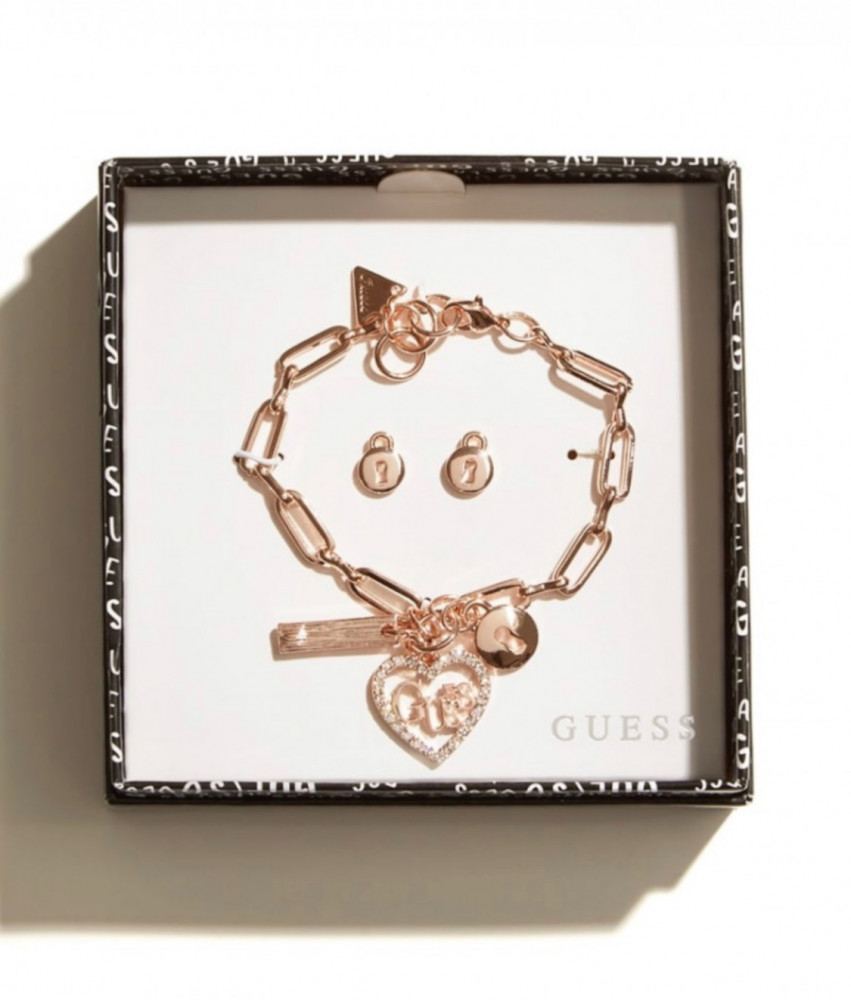 طقم اكسسوارات من Guess