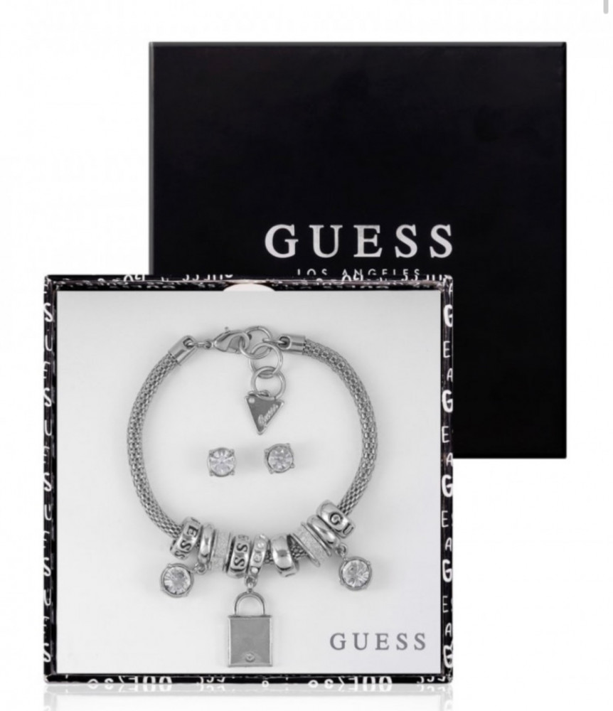 طقم اكسسوارات من Guess