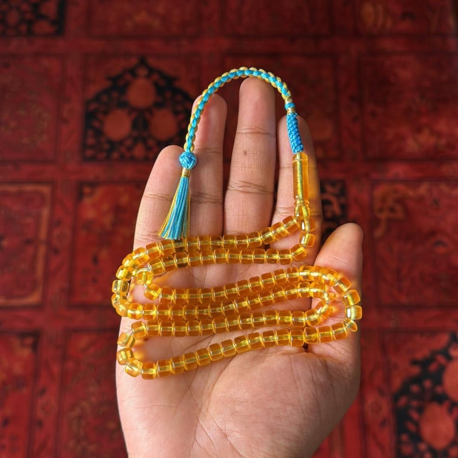 مستكة نواعم ( عسلي شفاف )