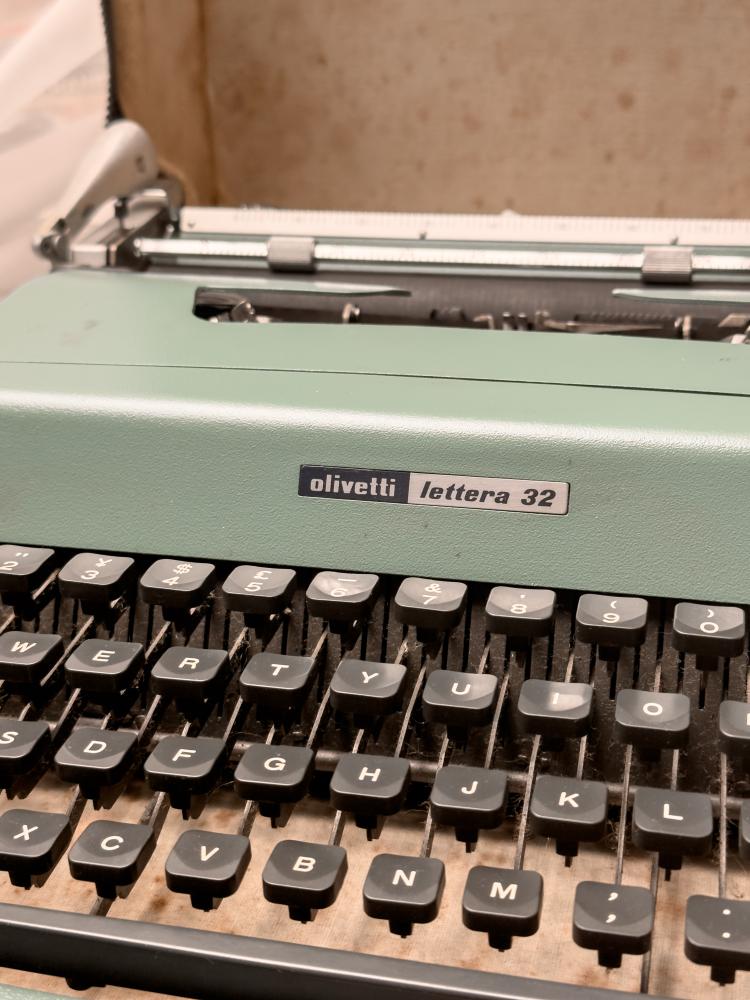 Olivitti Lettera 32