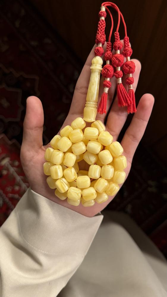 مستكة شبيه الكهرمان