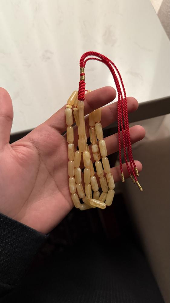 مسباح بكلايت شبيه الكهرمان