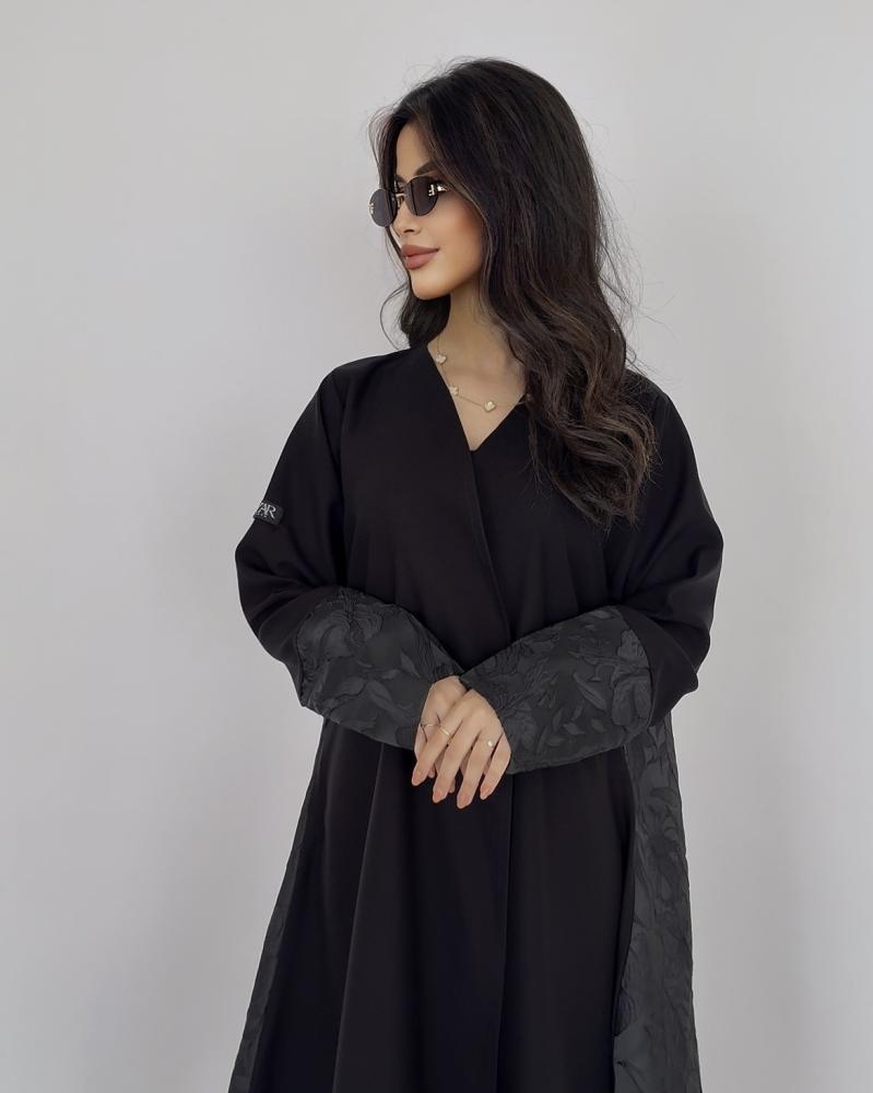 Z321 / crepe fabric Minimat and feteet floral behind and cuff edge