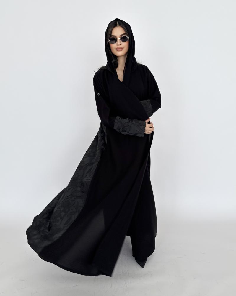 Z321 / crepe fabric Minimat and feteet floral behind and cuff edge