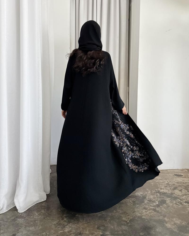 Z392 / قماش كريب لمياء مع كلفه شك ملونه عالجنب