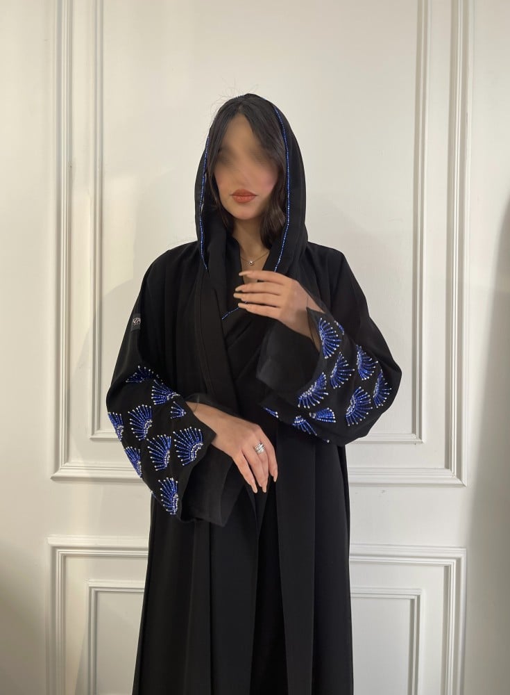 Z68 / قماش كريب لمياء وخرز ازرق