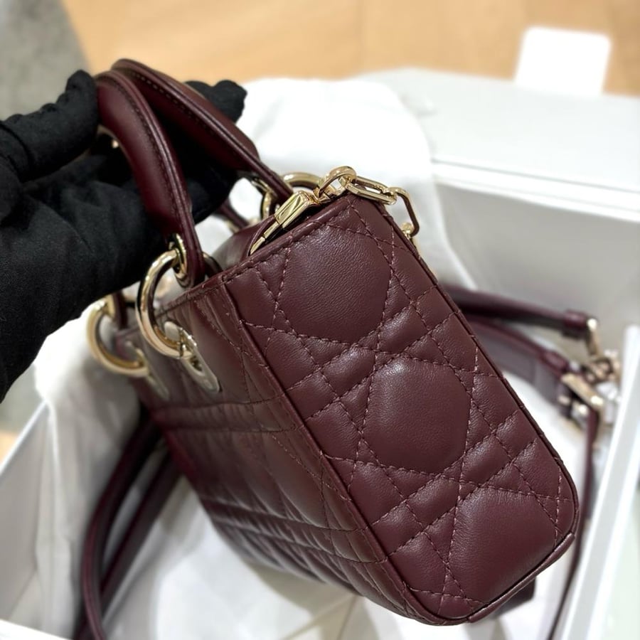 شنطة ديور جوي عنابي 22cm