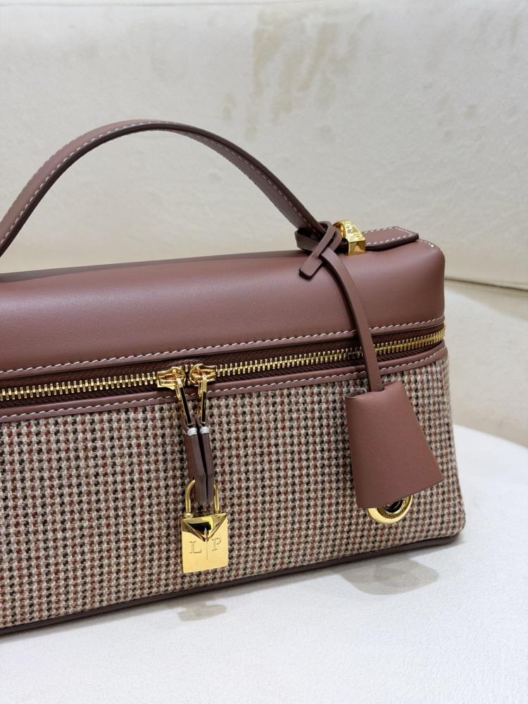 حقيبة لورو بيانا (Loro Piana) بوشيه - مقاس 23cm