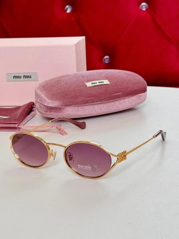 نظارة miumiu