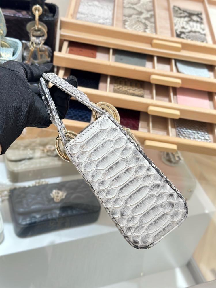 شنطة ليدي ديور بايثون 17cm