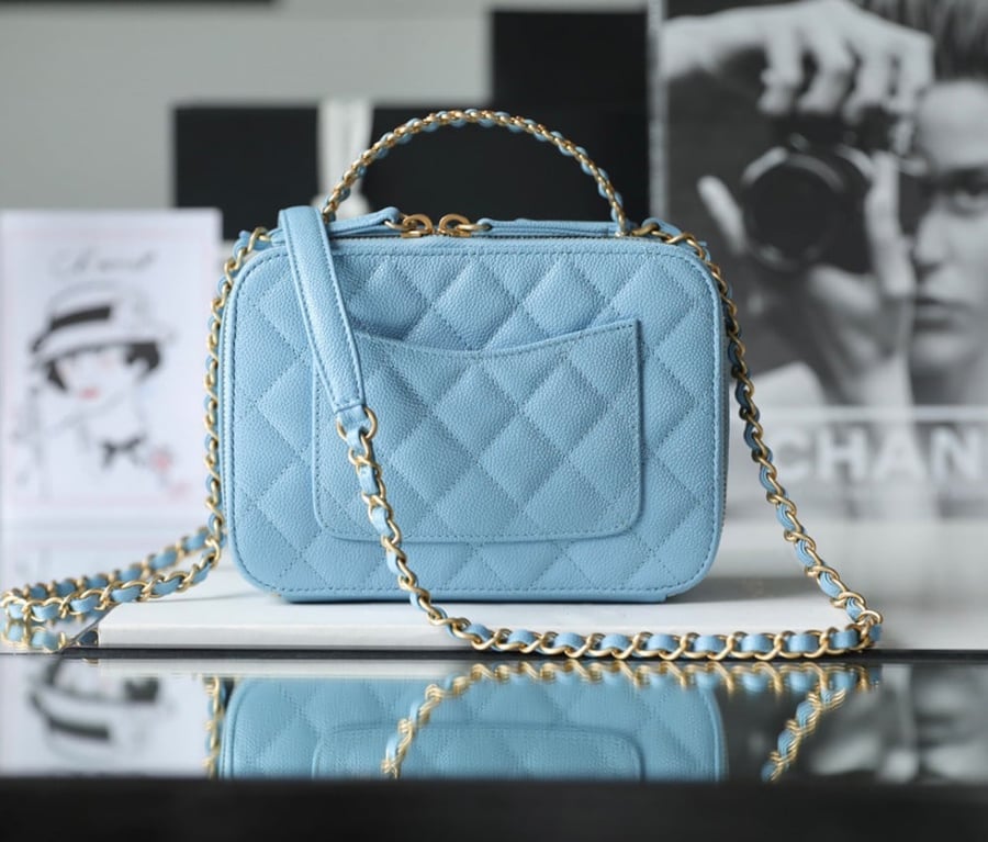 vanity case chanel