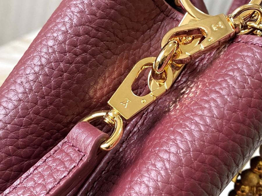 شنطة لوي فيتون عنابي Capucines Mini