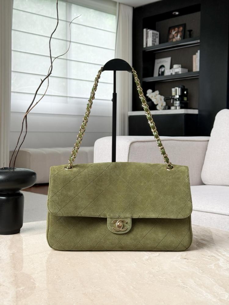 شنطة شانيل كلاسك فلاب زيتي 32cm