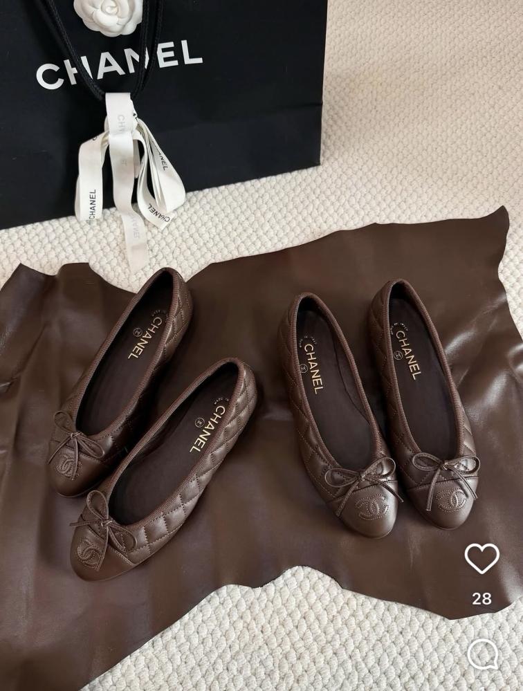 فلات شانيل بني غامق