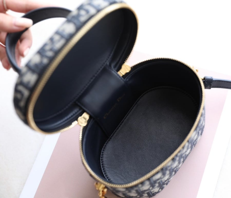 ديور CD مقاس 16cm