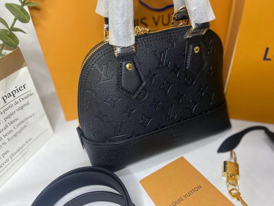 شنطة lv الما مقاس 24cm