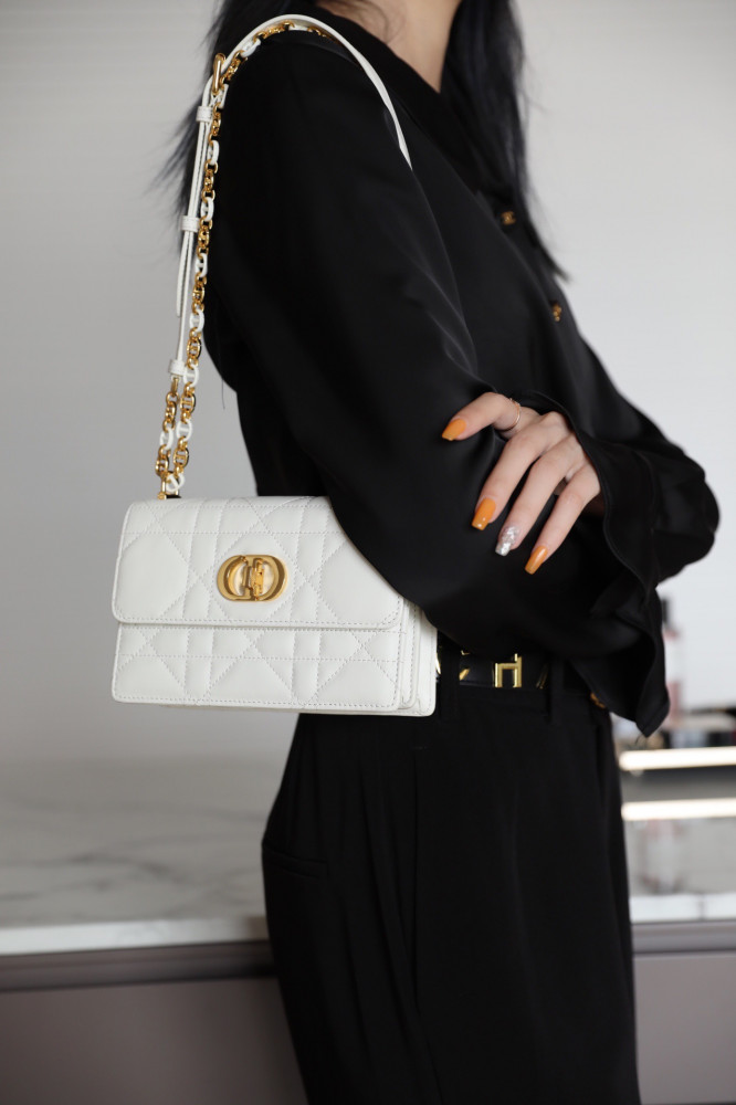 ديور Miss caro مقاس 20cm