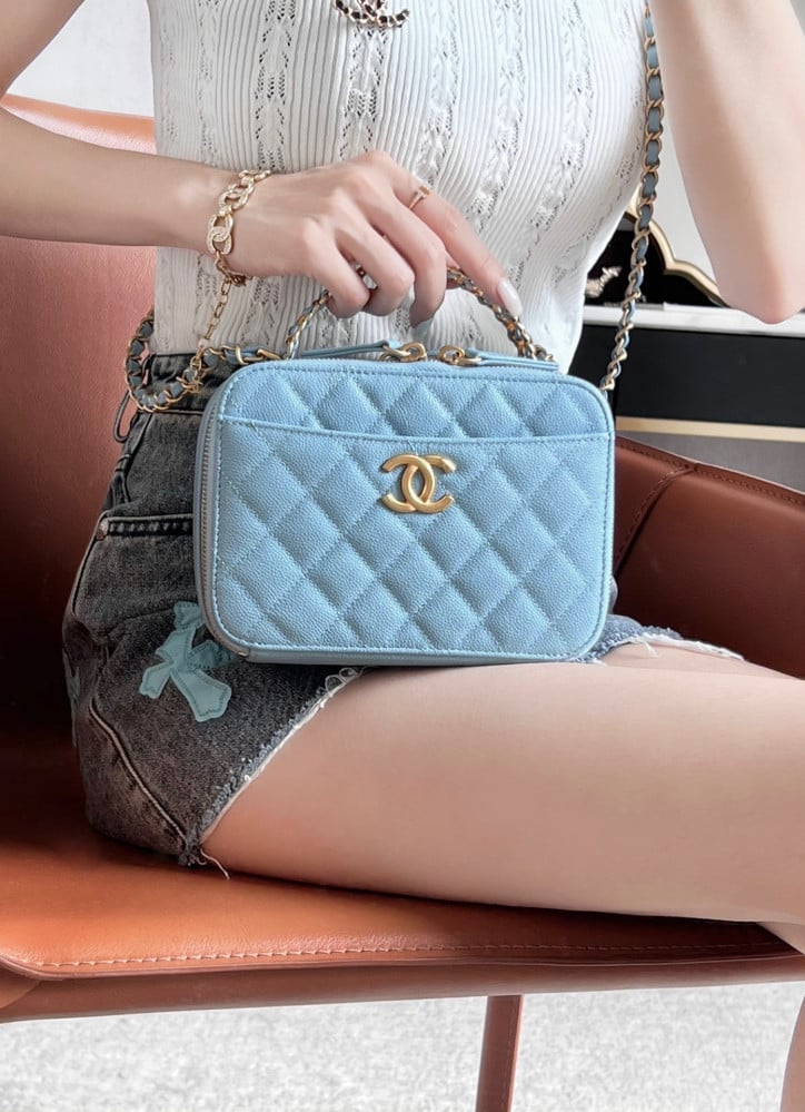 vanity case chanel