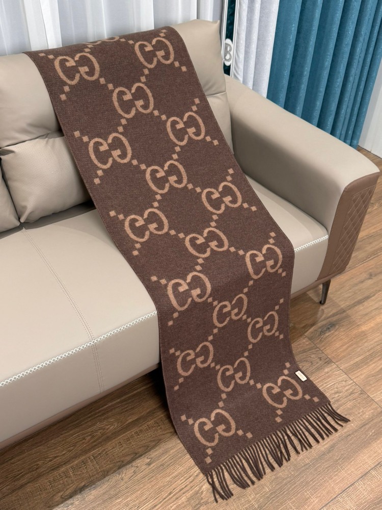 سكارف قوتشي