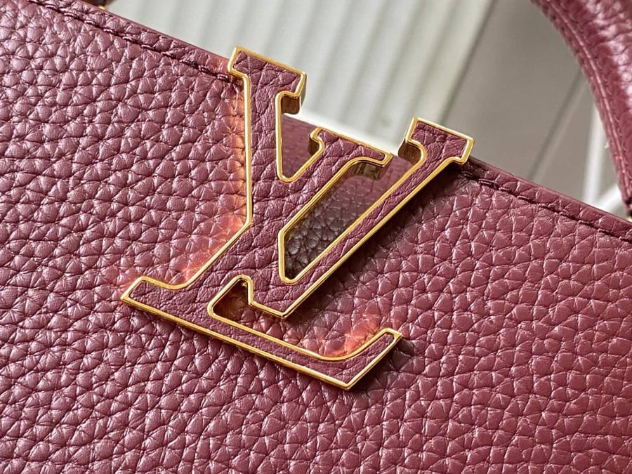 شنطة لوي فيتون عنابي Capucines Mini