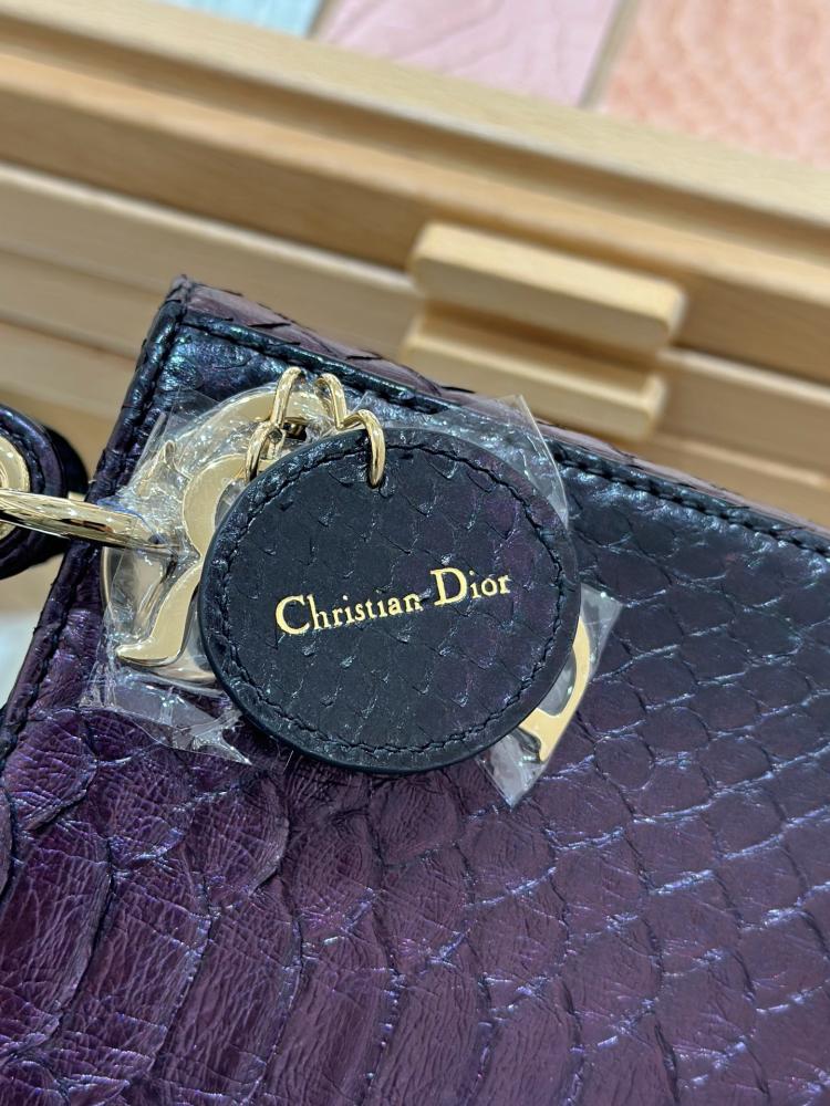 شنطة ديور بايثن 17cm