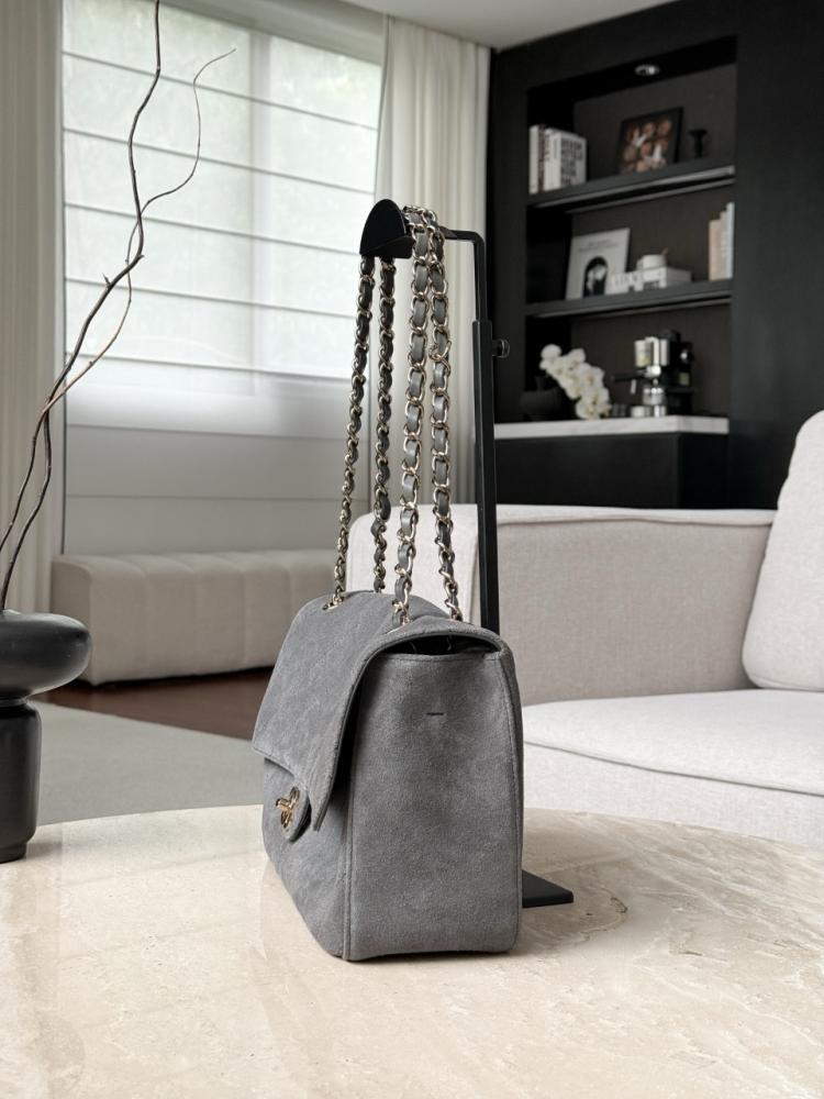 شنطة شانيل كلاسك فلاب رمادي 32cm