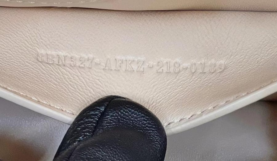 شنطة فندي بيكابو جلد بني 27cm