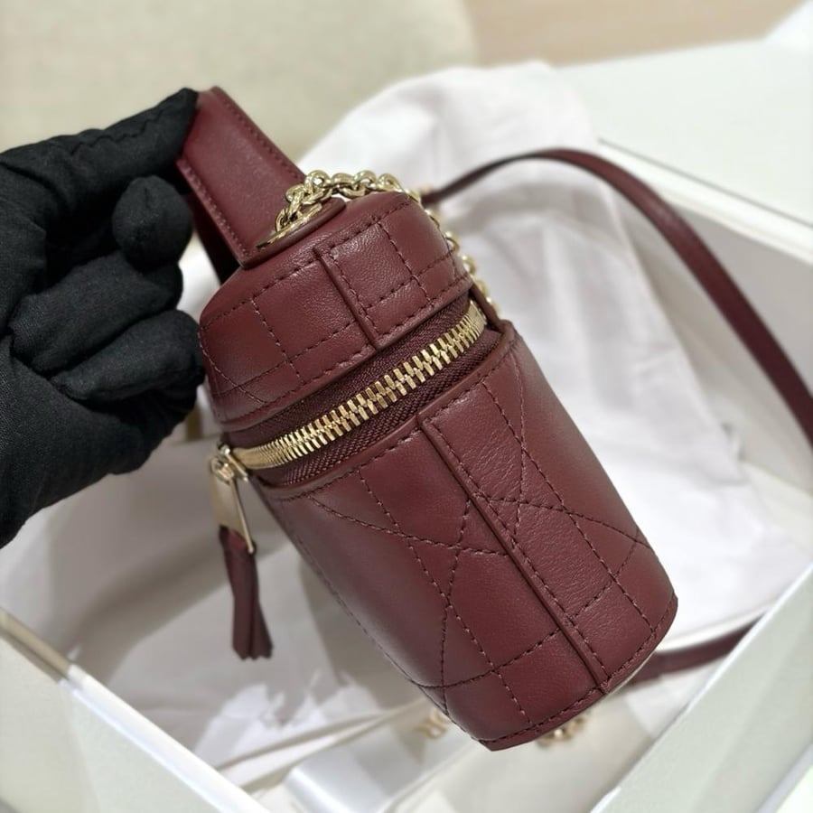 شنطة ديور فانيتي عنابي 19cm