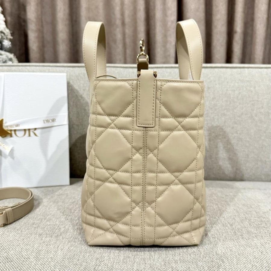 شنطة ديور توجور (Dior Toujours) ميديوم - جلد طبيعي