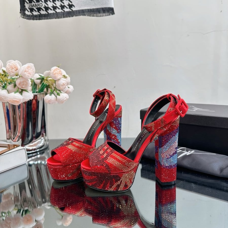 【Giuseppe Zanotti】