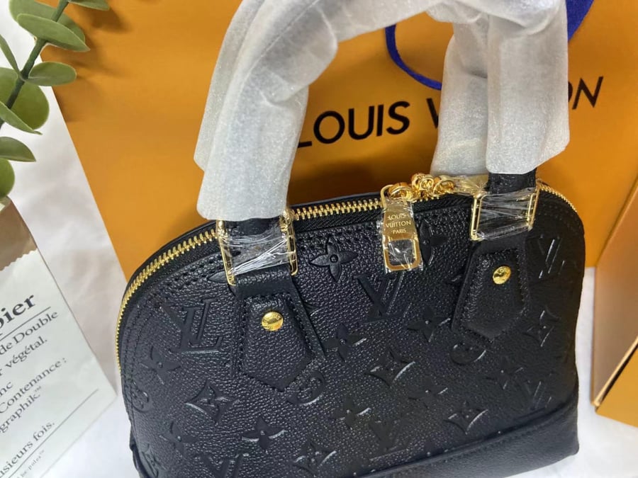 شنطة lv الما مقاس 24cm