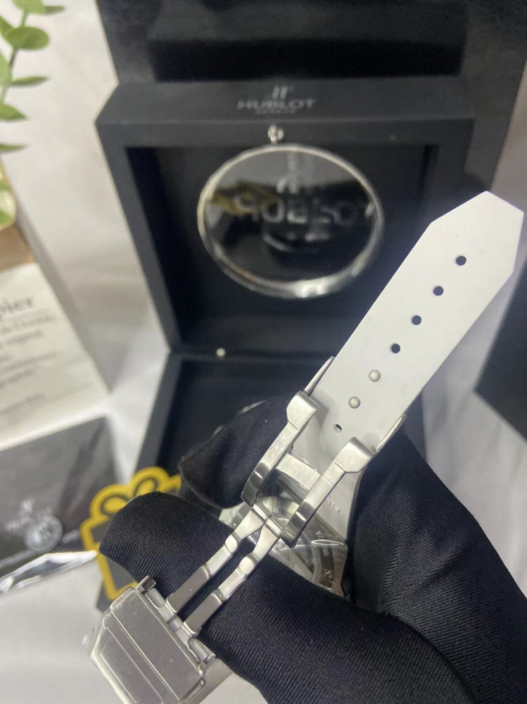 ساعة هوبلو مقاس 39mm