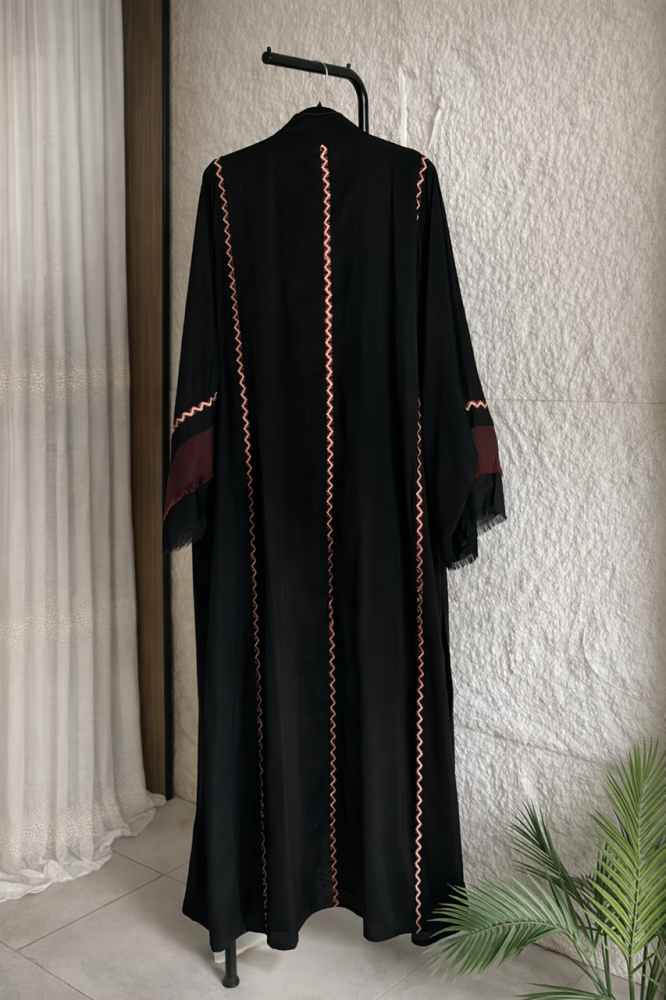 عباية ريشة وئام️ ( اسود)