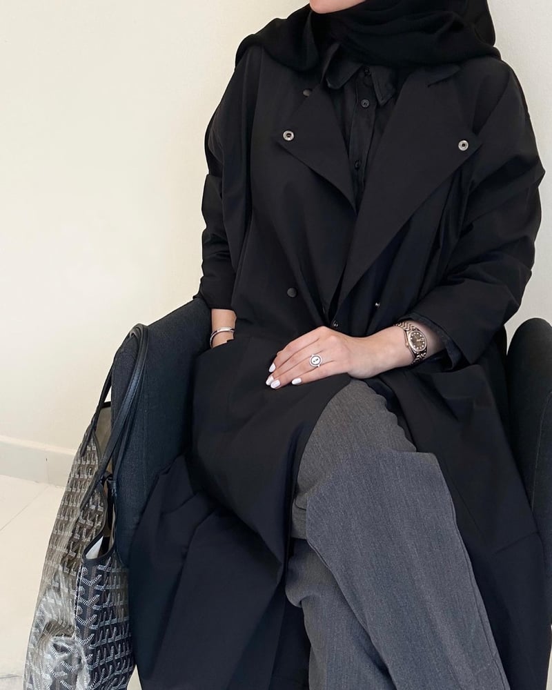 عبايات ملونة