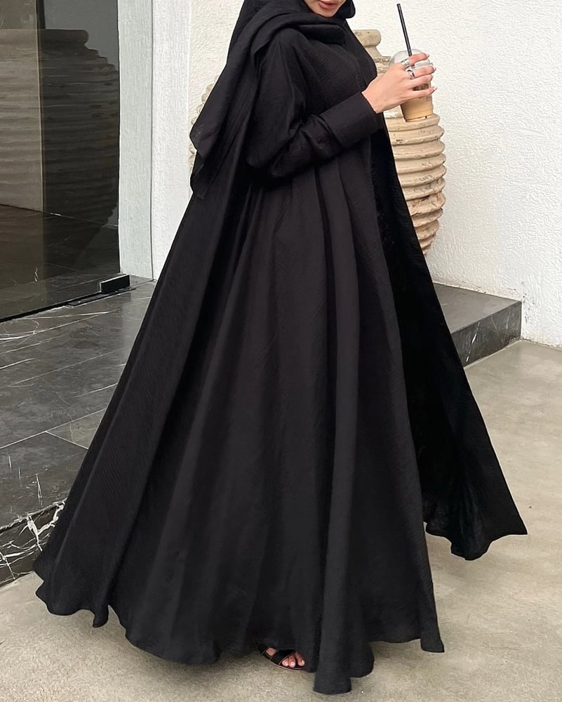 عبايات ملونة