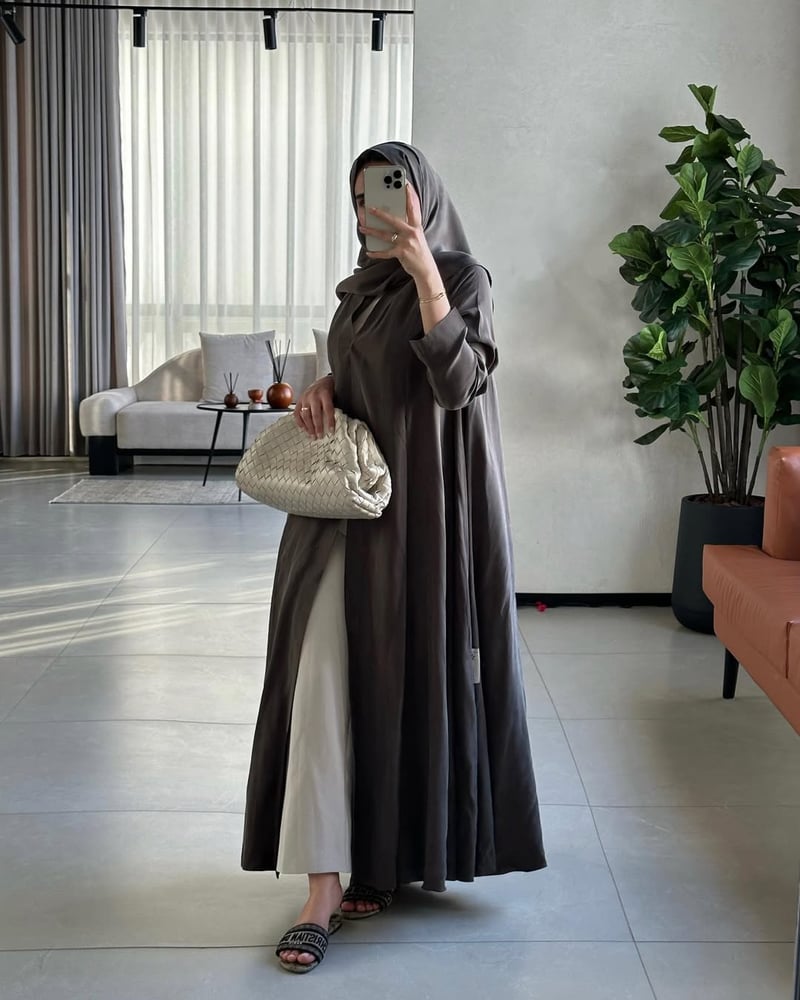 عبايات كلوش