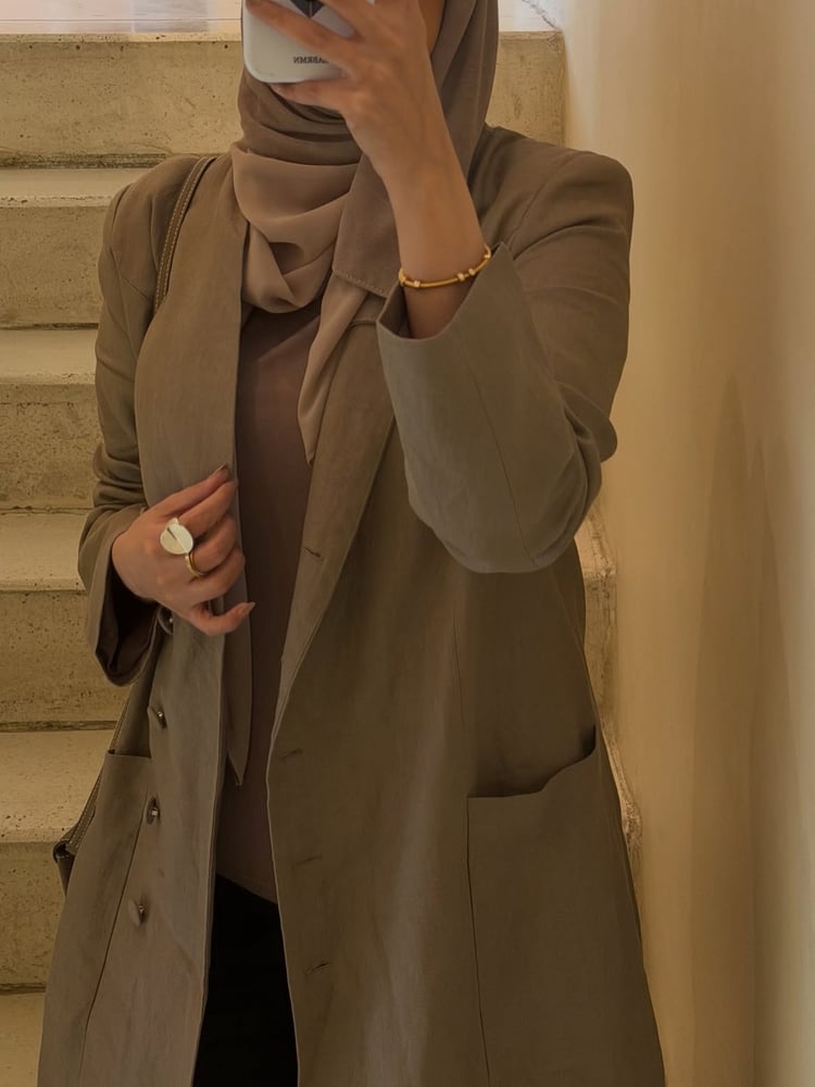 عبايات ملونة