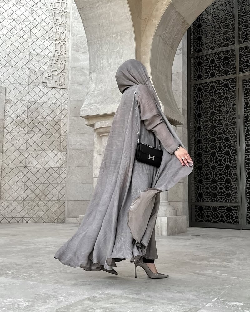 عبايات لنن