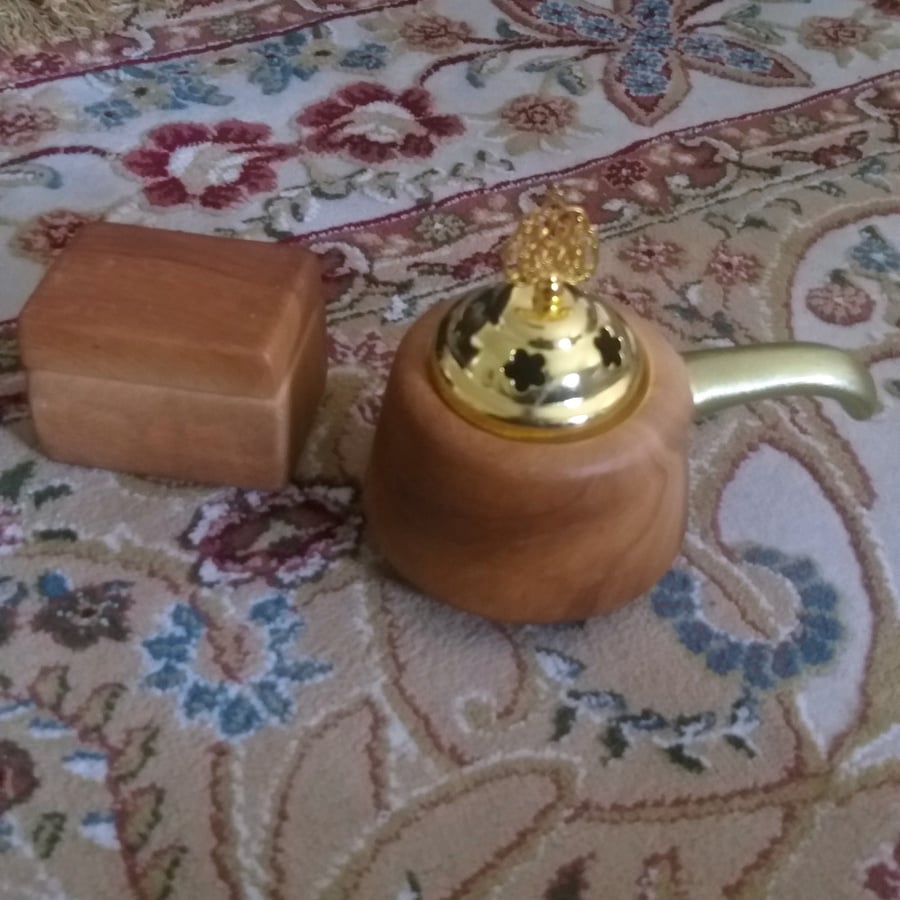 مبخرة وعلبة بخور لون فاخر