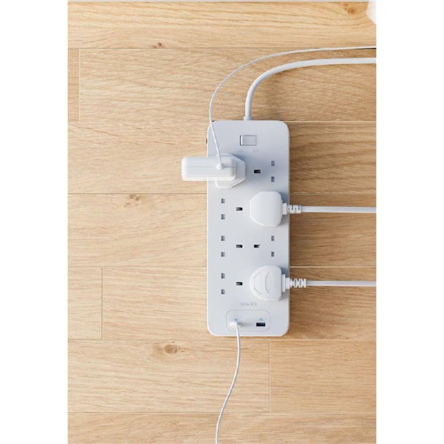 توصيلة من انكر 8 منافذ فيش ثلاثي و 2 منفذ USB-A