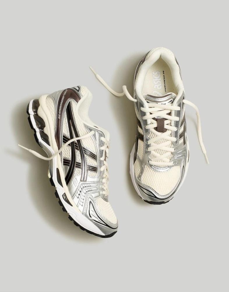شوز ASICS