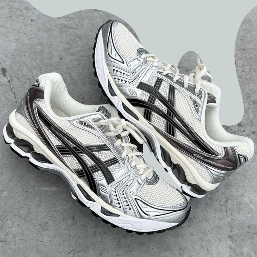 شوز ASICS