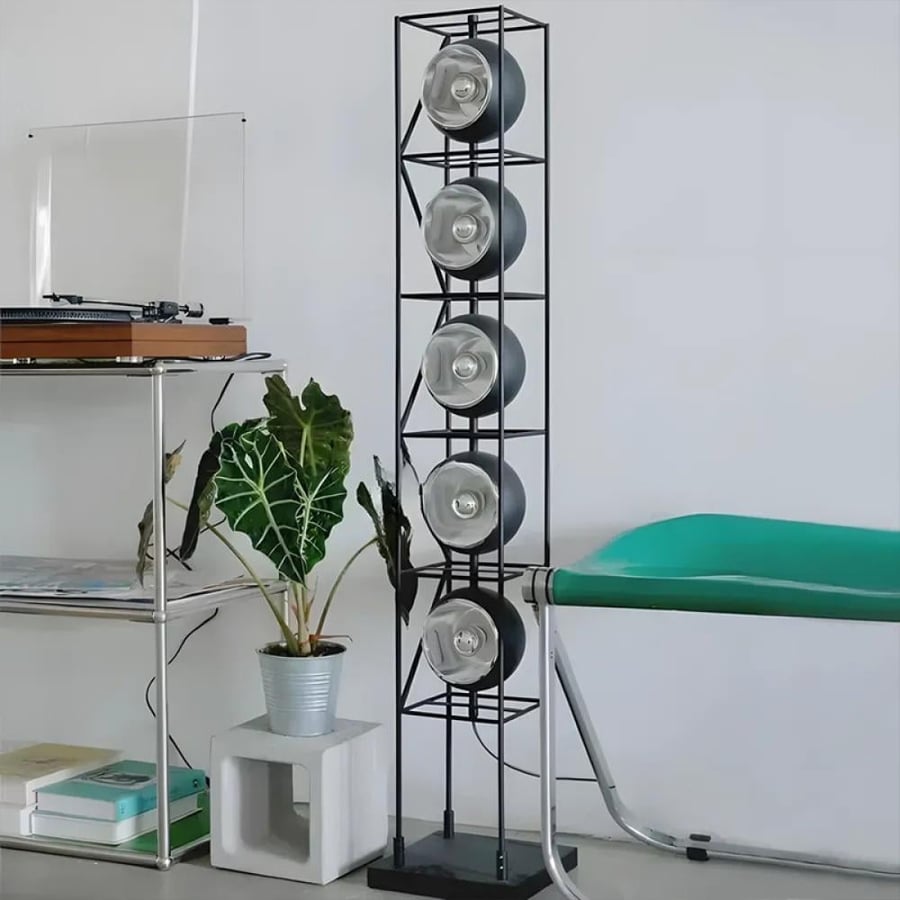 مصباح أرضي باوهاوس – تصميم ما بعد الحداثة بإضاءة LED ذكية