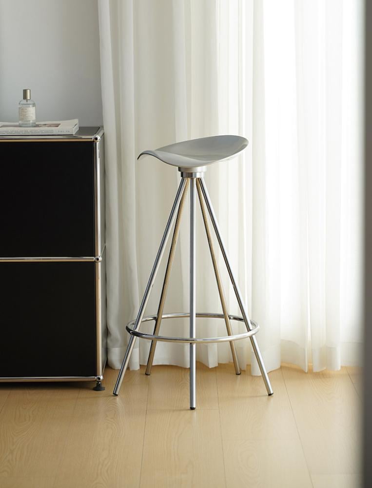 Luxury metal bar chair with modern industrial design (silver color)