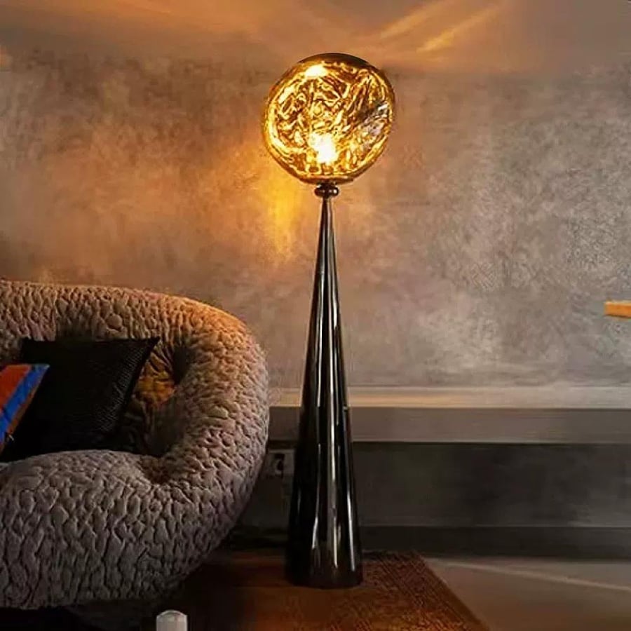 مصباح أرضي مخروطي بتصميم إيطالي